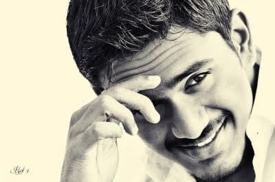 目が合うor話しかけると下を向いてニヤける男性心理解説
