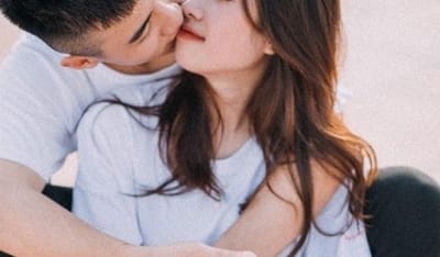 好意 体の向き 斜め