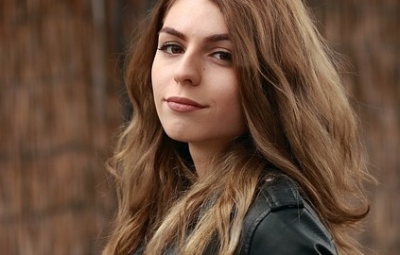 【遠慮する女性心理とは？】甘えられない理由と対策8選