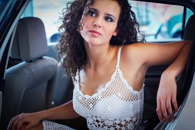 【車で2人きりの時の女性心理】脈ありサインを見逃さないコツ10選