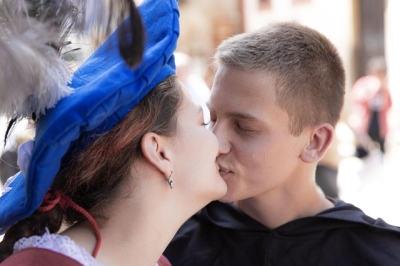 【元カノと再会したらどうする？】最適な関わり方のコツ10選